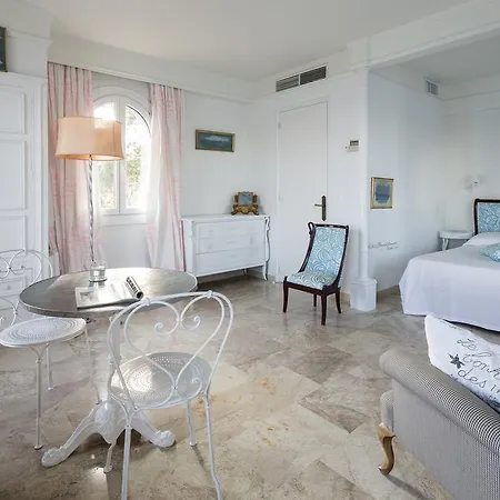 Hotel Delos - Ile De Bendor 4*